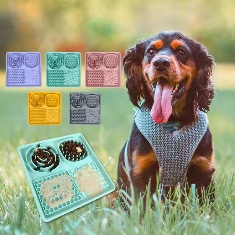 Square Slow Feeder – Large Collapsible Silicone for Cats & Dogs with Suction Cup
